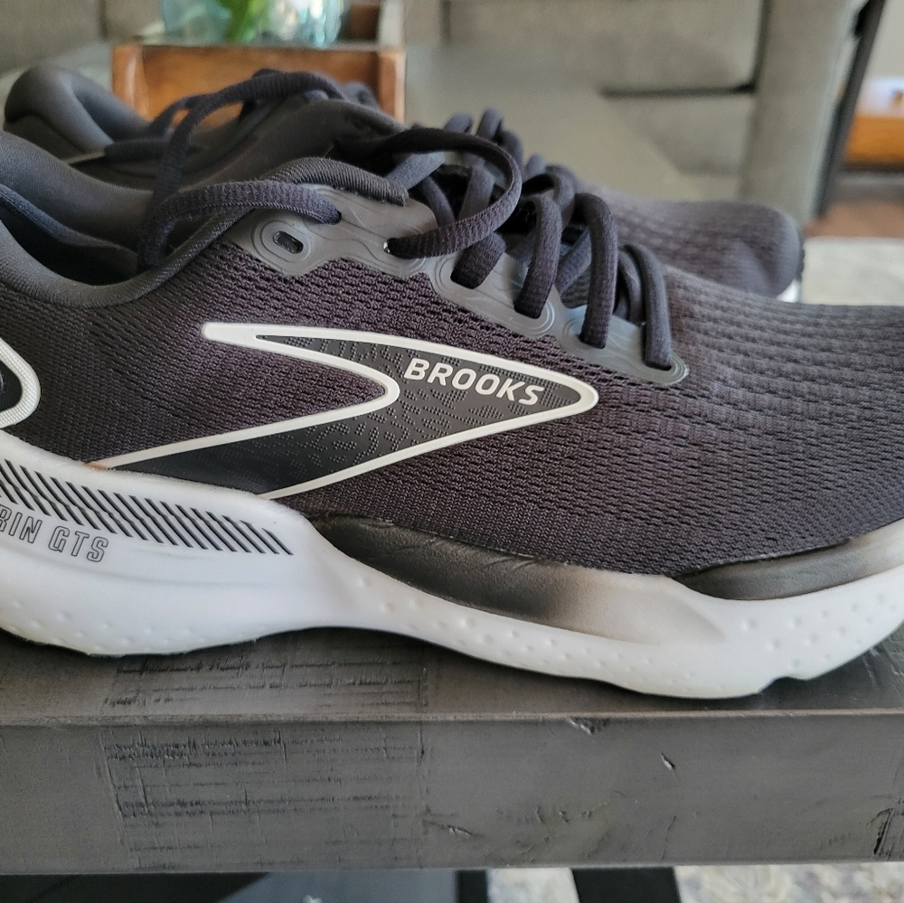 Brooks size 8.5 women's Glycerin GTS